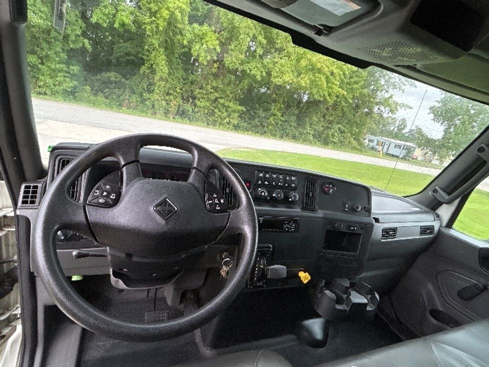 Medium Duty Box Truck-Light and Medium Duty Trucks-International-2020-MV607-Florence-SC-216,485\n\t\tmiles-$ 45,750 - Image 18