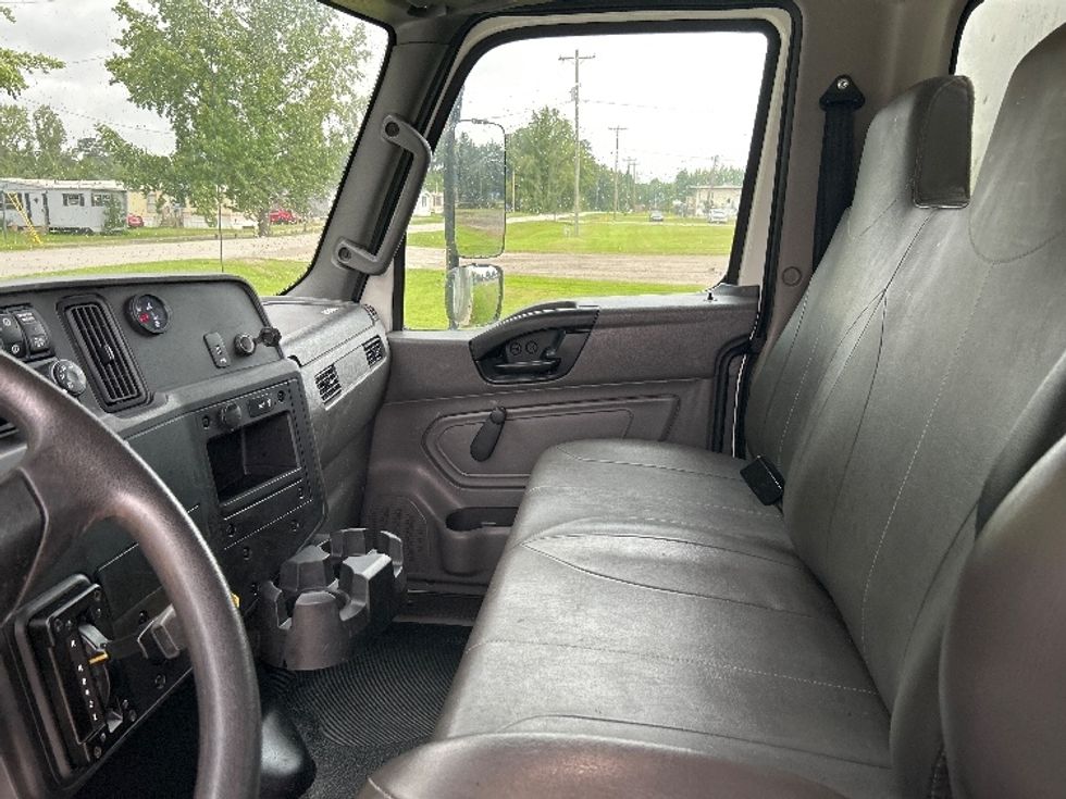 Medium Duty Box Truck-Light and Medium Duty Trucks-International-2020-MV607-Florence-SC-216,485\n\t\tmiles-$ 45,750 - Image 19
