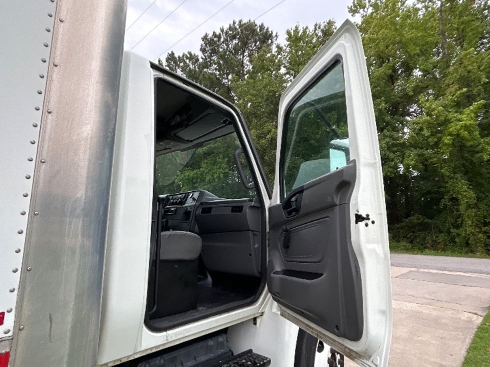 Medium Duty Box Truck-Light and Medium Duty Trucks-International-2020-MV607-Florence-SC-216,485\n\t\tmiles-$ 45,750 - Image 20