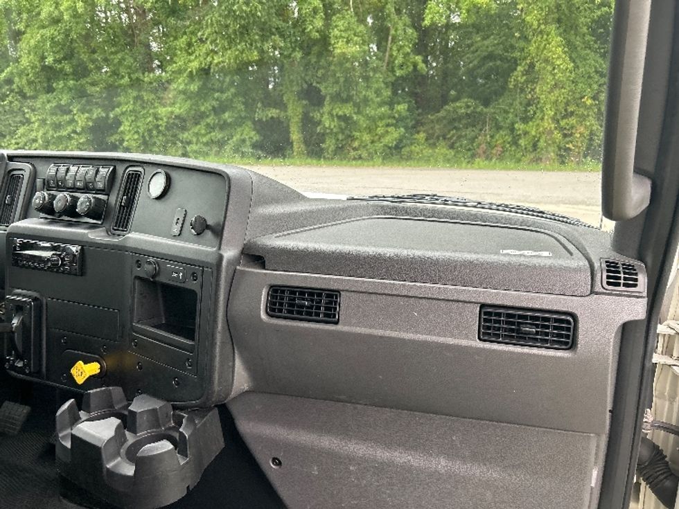 Medium Duty Box Truck-Light and Medium Duty Trucks-International-2020-MV607-Florence-SC-216,485\n\t\tmiles-$ 45,750 - Image 21