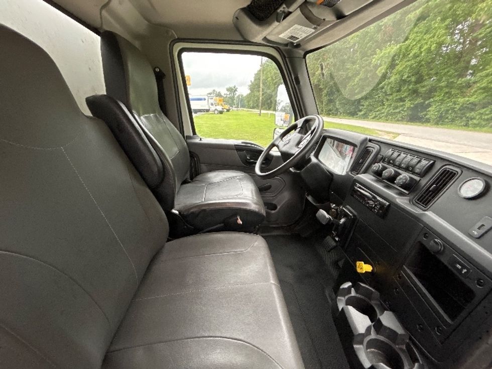 Medium Duty Box Truck-Light and Medium Duty Trucks-International-2020-MV607-Florence-SC-216,485\n\t\tmiles-$ 45,750 - Image 22