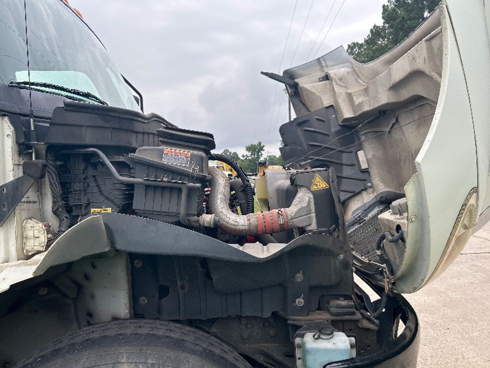 Medium Duty Box Truck-Light and Medium Duty Trucks-International-2020-MV607-Florence-SC-216,485\n\t\tmiles-$ 45,750 - Image 23