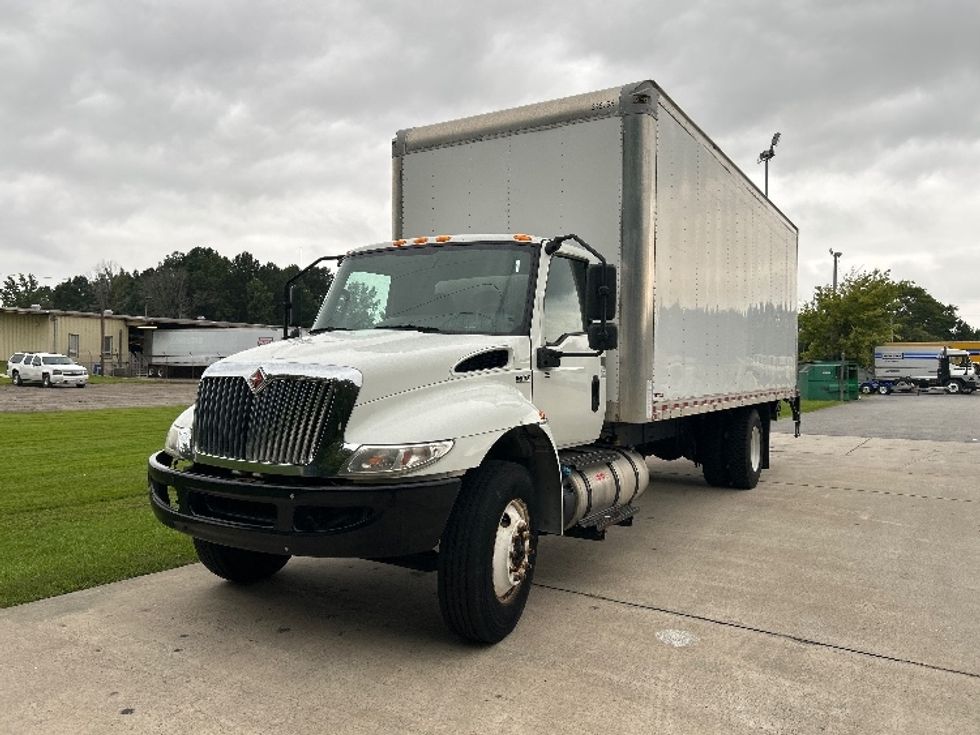 Medium Duty Box Truck-Light and Medium Duty Trucks-International-2020-MV607-Florence-SC-216,485\n\t\tmiles-$ 45,750 - Image 3