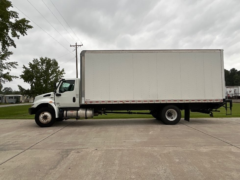 Medium Duty Box Truck-Light and Medium Duty Trucks-International-2020-MV607-Florence-SC-216,485\n\t\tmiles-$ 45,750 - Image 4