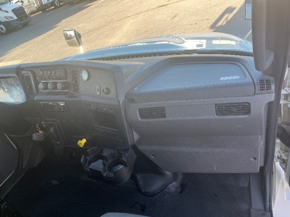 Medium Duty Box Truck-Light and Medium Duty Trucks-International-2020-MV607-Florence-SC-335,926\n\t\tmiles-$ 22,250 - Image 21