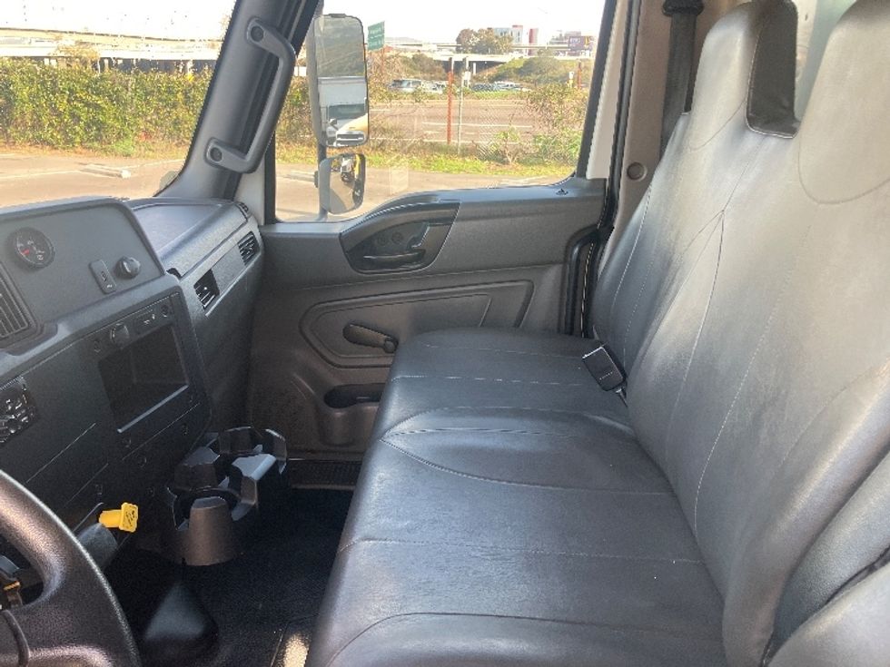 Medium Duty Box Truck-Light and Medium Duty Trucks-International-2020-MV607-Fontana-CA-107,852\n\t\tmiles-$ 62,750 - Image 19