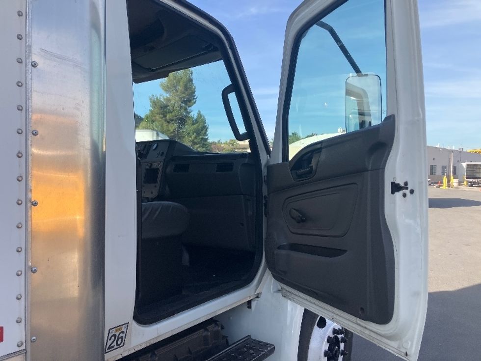 Medium Duty Box Truck-Light and Medium Duty Trucks-International-2020-MV607-Fontana-CA-107,852\n\t\tmiles-$ 62,750 - Image 20