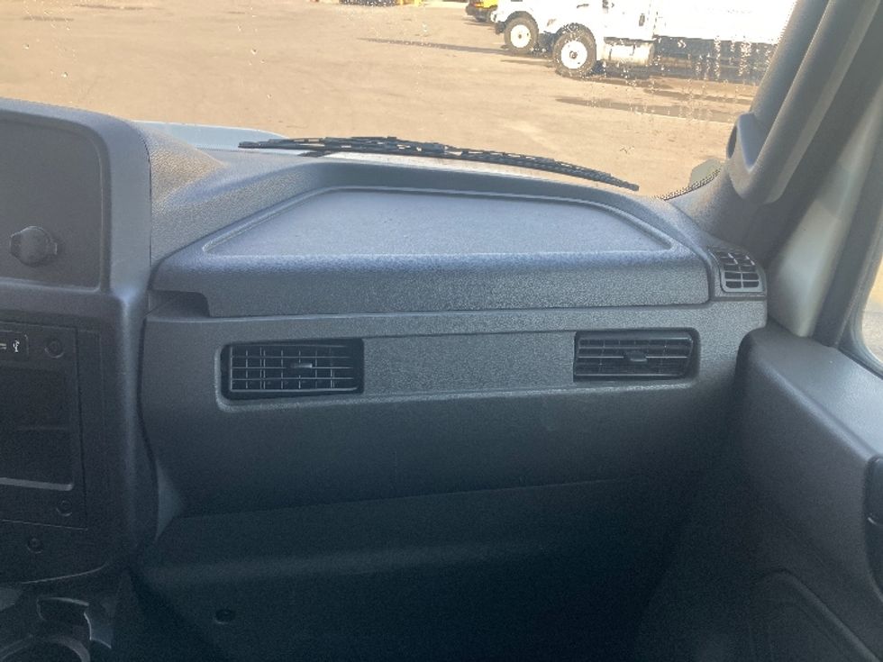 Medium Duty Box Truck-Light and Medium Duty Trucks-International-2020-MV607-Fontana-CA-107,852\n\t\tmiles-$ 62,750 - Image 21