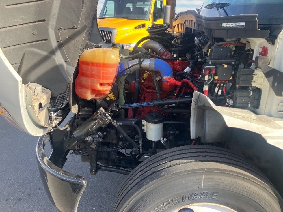 Medium Duty Box Truck-Light and Medium Duty Trucks-International-2020-MV607-Fontana-CA-107,852\n\t\tmiles-$ 62,750 - Image 24