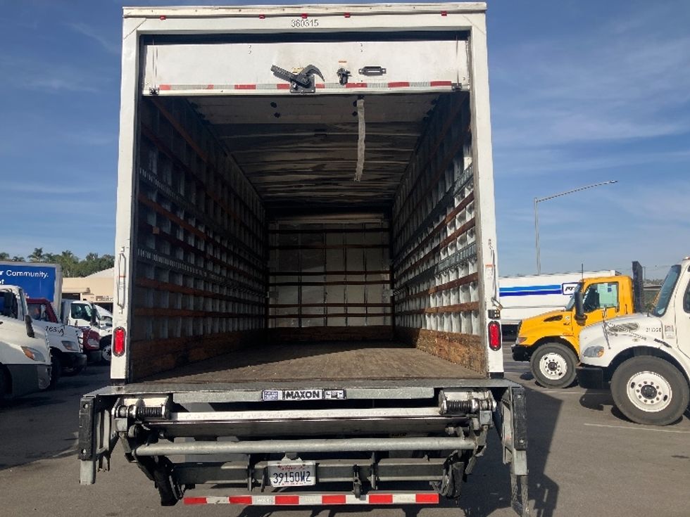 Medium Duty Box Truck-Light and Medium Duty Trucks-International-2020-MV607-Fontana-CA-107,852\n\t\tmiles-$ 62,750 - Image 8