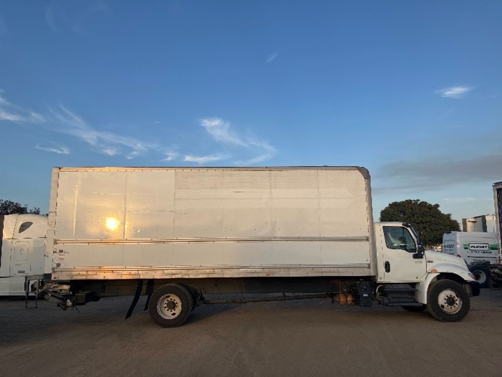 Medium Duty Box Truck-Light and Medium Duty Trucks-International-2020-MV607-Fontana-CA-152,439\n\t\tmiles-$ 51,250 - Image 14