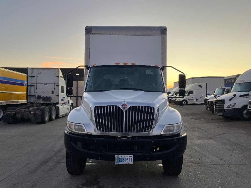 Medium Duty Box Truck-Light and Medium Duty Trucks-International-2020-MV607-Fontana-CA-152,439\n\t\tmiles-$ 51,250 - Image 2