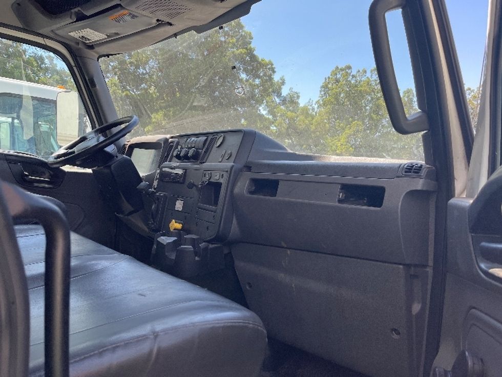 Medium Duty Box Truck-Light and Medium Duty Trucks-International-2020-MV607-Fontana-CA-152,439\n\t\tmiles-$ 51,250 - Image 20