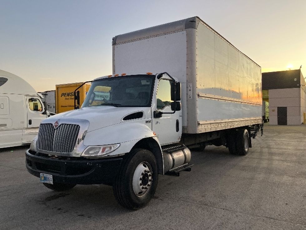 Medium Duty Box Truck-Light and Medium Duty Trucks-International-2020-MV607-Fontana-CA-152,439\n\t\tmiles-$ 51,250 - Image 3