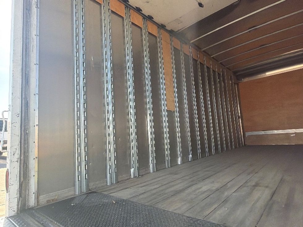 Medium Duty Box Truck-Light and Medium Duty Trucks-International-2020-MV607-Fontana-CA-169,066\n\t\tmiles-$ 53,750 - Image 11