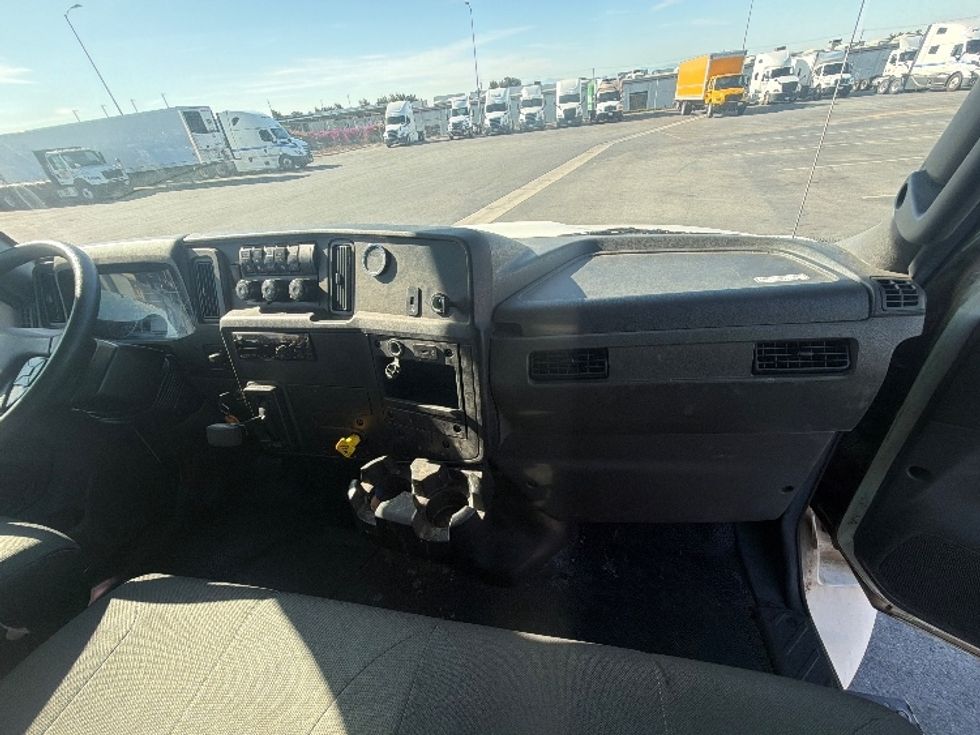 Medium Duty Box Truck-Light and Medium Duty Trucks-International-2020-MV607-Fontana-CA-169,066\n\t\tmiles-$ 53,750 - Image 20