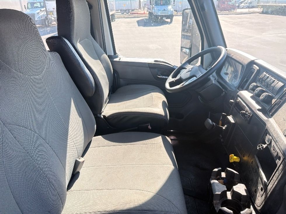 Medium Duty Box Truck-Light and Medium Duty Trucks-International-2020-MV607-Fontana-CA-169,066\n\t\tmiles-$ 53,750 - Image 21
