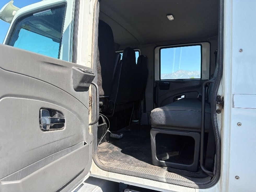 Medium Duty Box Truck-Light and Medium Duty Trucks-International-2020-MV607-Fontana-CA-169,066\n\t\tmiles-$ 53,750 - Image 24