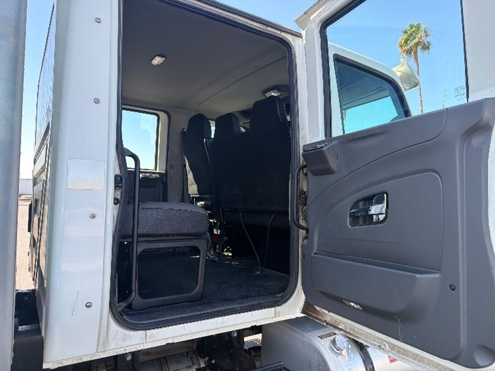 Medium Duty Box Truck-Light and Medium Duty Trucks-International-2020-MV607-Fontana-CA-169,066\n\t\tmiles-$ 53,750 - Image 27