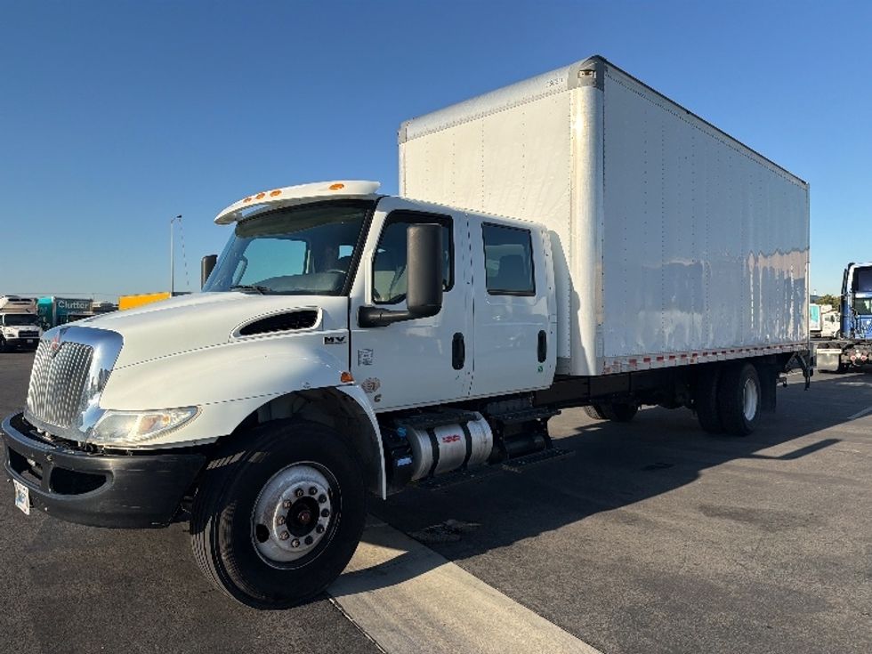 Medium Duty Box Truck-Light and Medium Duty Trucks-International-2020-MV607-Fontana-CA-169,066\n\t\tmiles-$ 53,750 - Image 3