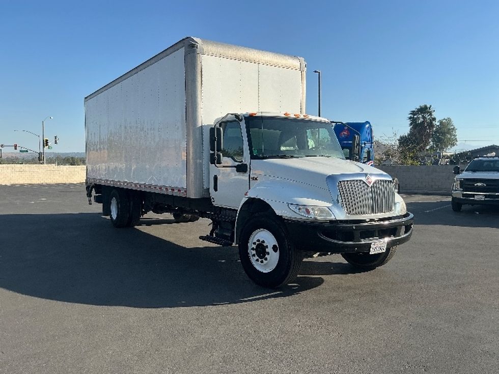 Medium Duty Box Truck-Light and Medium Duty Trucks-International-2020-MV607-Fontana-CA-175,628\n\t\tmiles-$ 47,750 - Image 1
