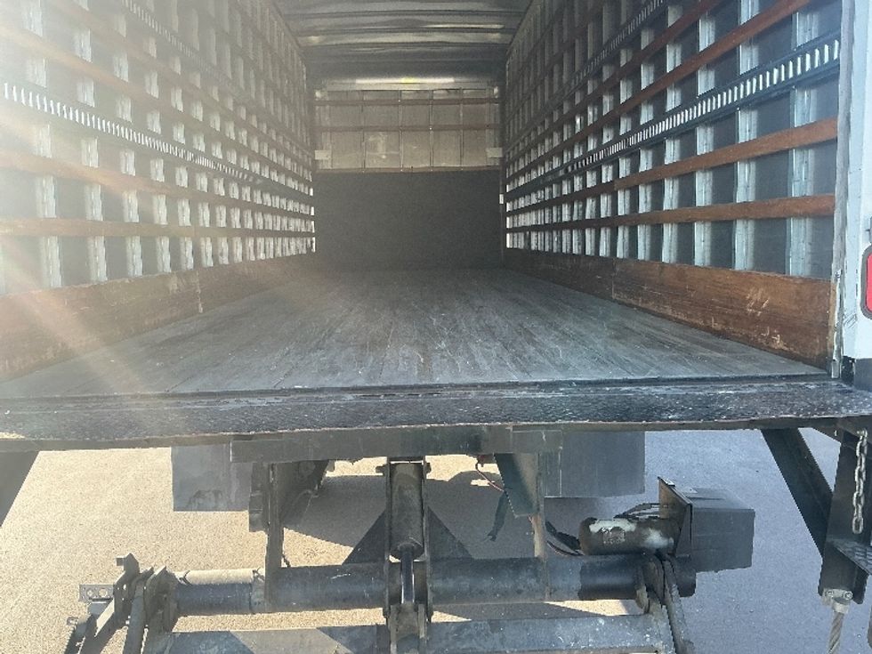 Medium Duty Box Truck-Light and Medium Duty Trucks-International-2020-MV607-Fontana-CA-175,628\n\t\tmiles-$ 47,750 - Image 10