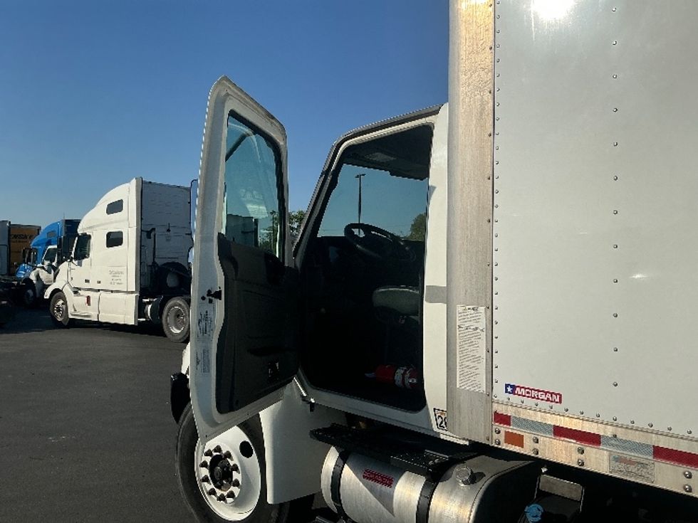 Medium Duty Box Truck-Light and Medium Duty Trucks-International-2020-MV607-Fontana-CA-175,628\n\t\tmiles-$ 47,750 - Image 16