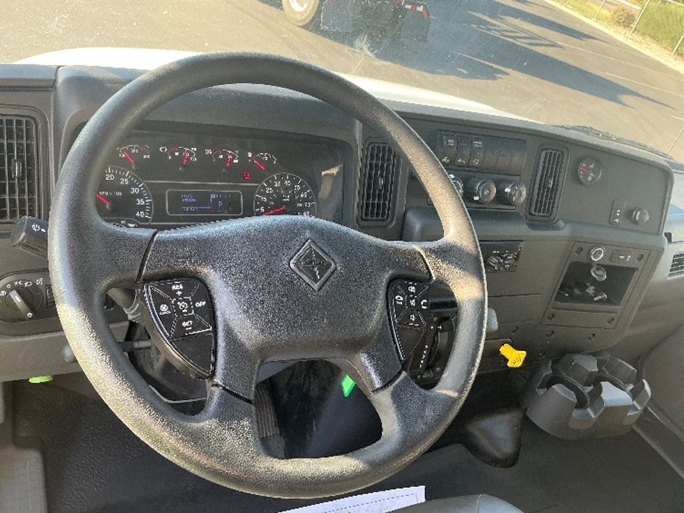Medium Duty Box Truck-Light and Medium Duty Trucks-International-2020-MV607-Fontana-CA-175,628\n\t\tmiles-$ 47,750 - Image 17