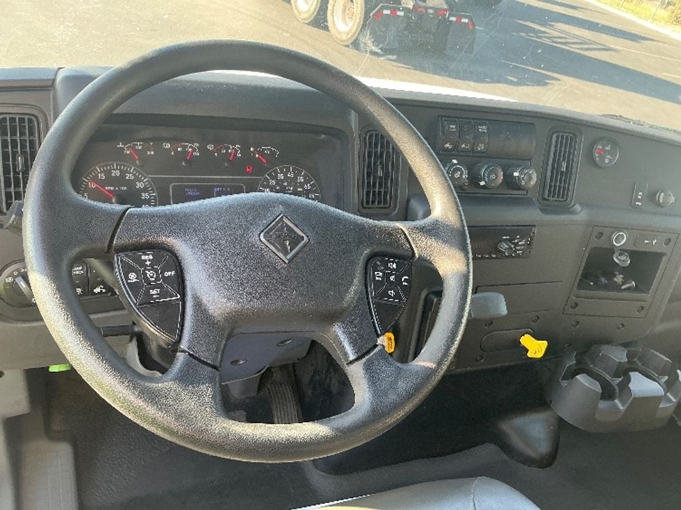 Medium Duty Box Truck-Light and Medium Duty Trucks-International-2020-MV607-Fontana-CA-175,628\n\t\tmiles-$ 47,750 - Image 18