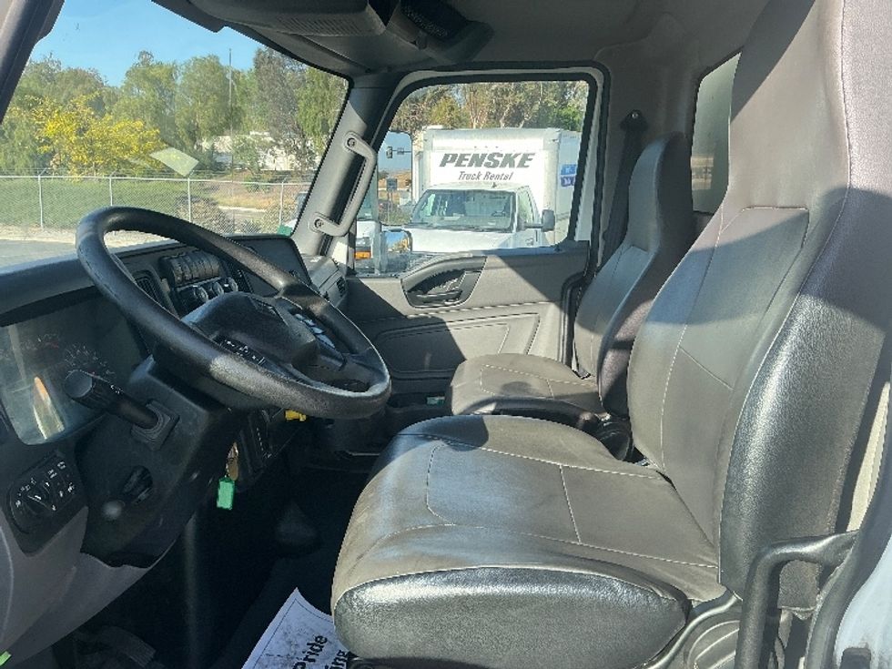 Medium Duty Box Truck-Light and Medium Duty Trucks-International-2020-MV607-Fontana-CA-175,628\n\t\tmiles-$ 47,750 - Image 19