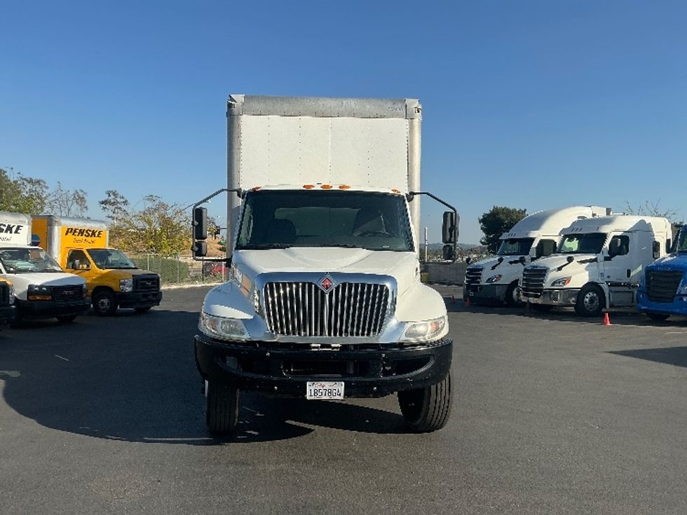 Medium Duty Box Truck-Light and Medium Duty Trucks-International-2020-MV607-Fontana-CA-175,628\n\t\tmiles-$ 47,750 - Image 2