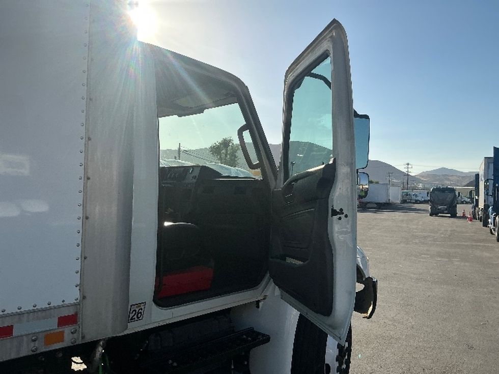 Medium Duty Box Truck-Light and Medium Duty Trucks-International-2020-MV607-Fontana-CA-175,628\n\t\tmiles-$ 47,750 - Image 20