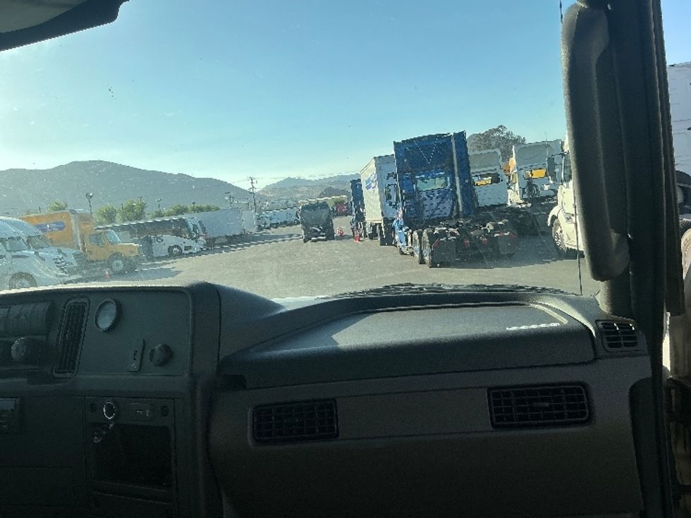 Medium Duty Box Truck-Light and Medium Duty Trucks-International-2020-MV607-Fontana-CA-175,628\n\t\tmiles-$ 47,750 - Image 21