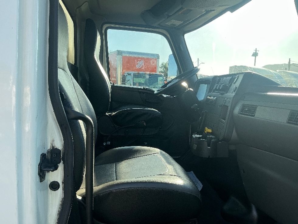 Medium Duty Box Truck-Light and Medium Duty Trucks-International-2020-MV607-Fontana-CA-175,628\n\t\tmiles-$ 47,750 - Image 22