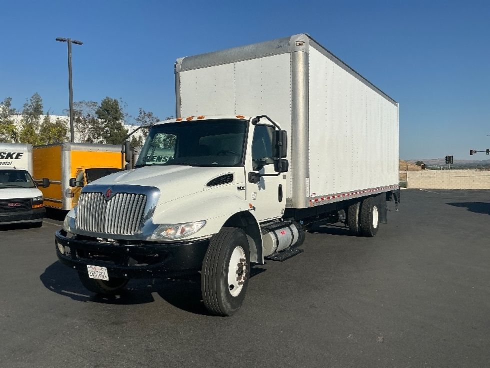 Medium Duty Box Truck-Light and Medium Duty Trucks-International-2020-MV607-Fontana-CA-175,628\n\t\tmiles-$ 47,750 - Image 3