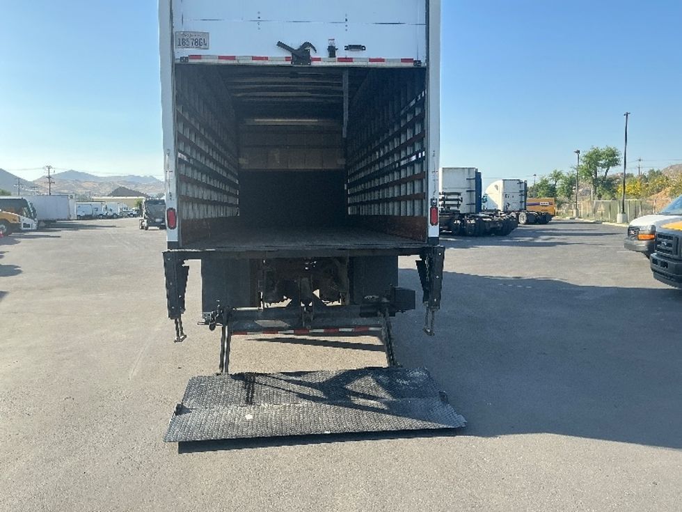 Medium Duty Box Truck-Light and Medium Duty Trucks-International-2020-MV607-Fontana-CA-175,628\n\t\tmiles-$ 47,750 - Image 9