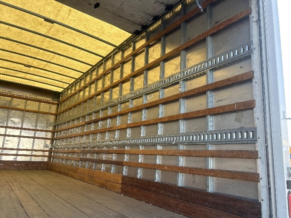 Medium Duty Box Truck-Light and Medium Duty Trucks-International-2020-MV607-Fontana-CA-192,634\n\t\tmiles-$ 50,000 - Image 12