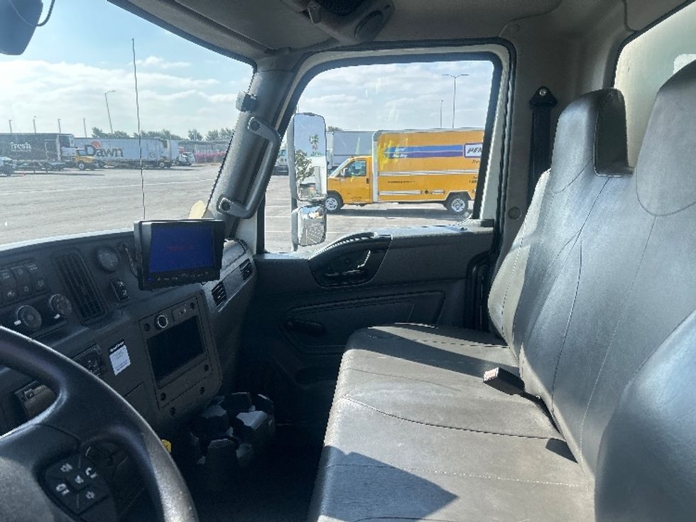 Medium Duty Box Truck-Light and Medium Duty Trucks-International-2020-MV607-Fontana-CA-192,634\n\t\tmiles-$ 50,000 - Image 19