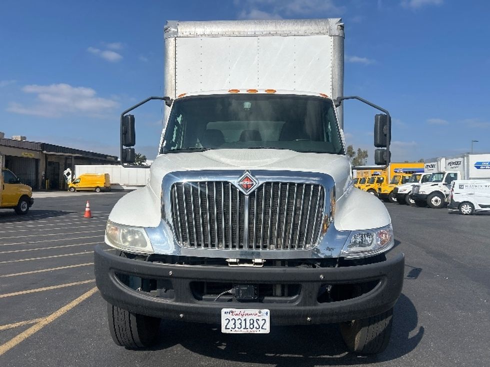 Medium Duty Box Truck-Light and Medium Duty Trucks-International-2020-MV607-Fontana-CA-192,634\n\t\tmiles-$ 50,000 - Image 2