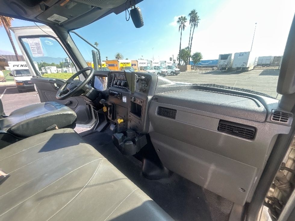 Medium Duty Box Truck-Light and Medium Duty Trucks-International-2020-MV607-Fontana-CA-192,634\n\t\tmiles-$ 50,000 - Image 21