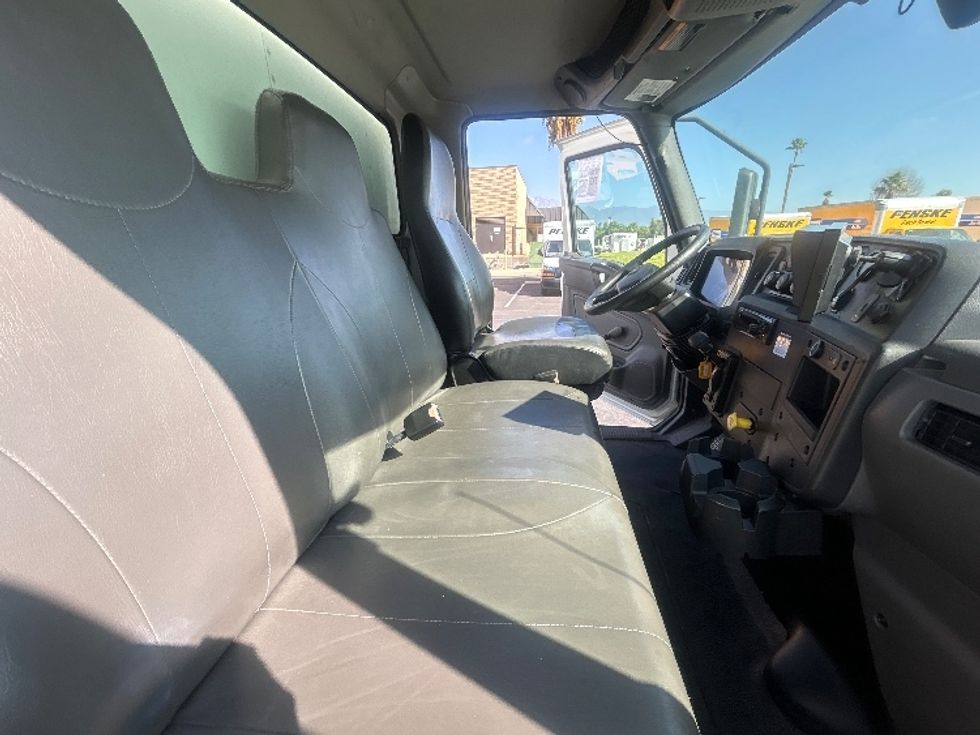 Medium Duty Box Truck-Light and Medium Duty Trucks-International-2020-MV607-Fontana-CA-192,634\n\t\tmiles-$ 50,000 - Image 22