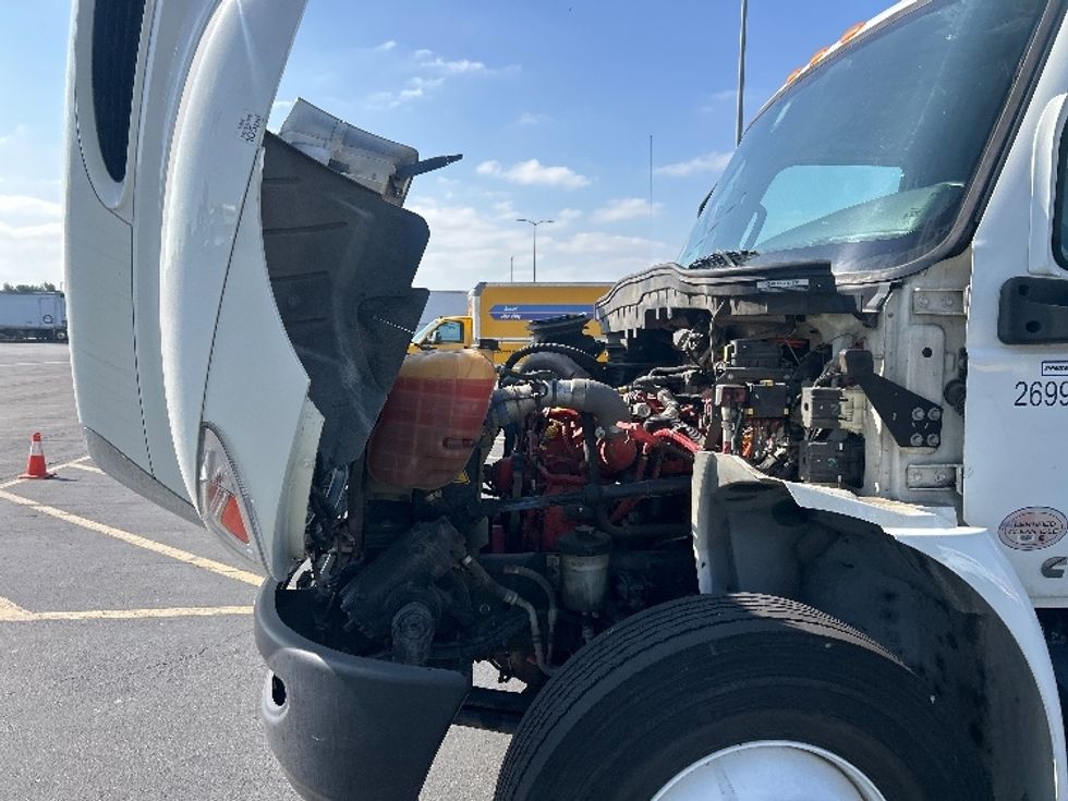 Medium Duty Box Truck-Light and Medium Duty Trucks-International-2020-MV607-Fontana-CA-192,634\n\t\tmiles-$ 50,000 - Image 24
