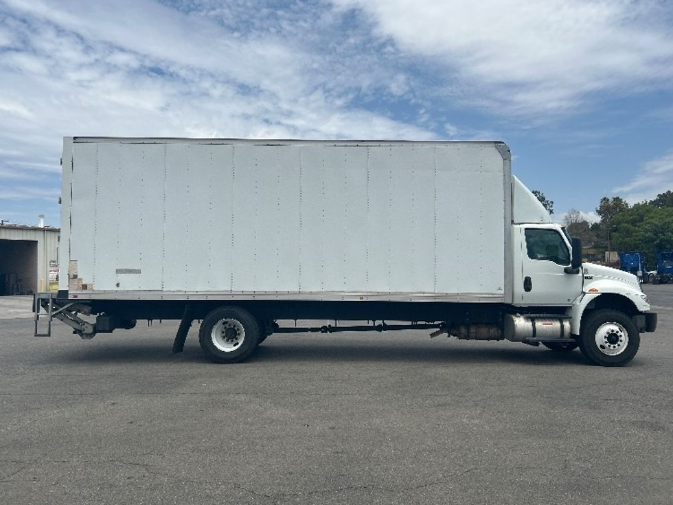Medium Duty Box Truck-Light and Medium Duty Trucks-International-2020-MV607-Fontana-CA-203,765\n\t\tmiles-$ 50,250 - Image 15