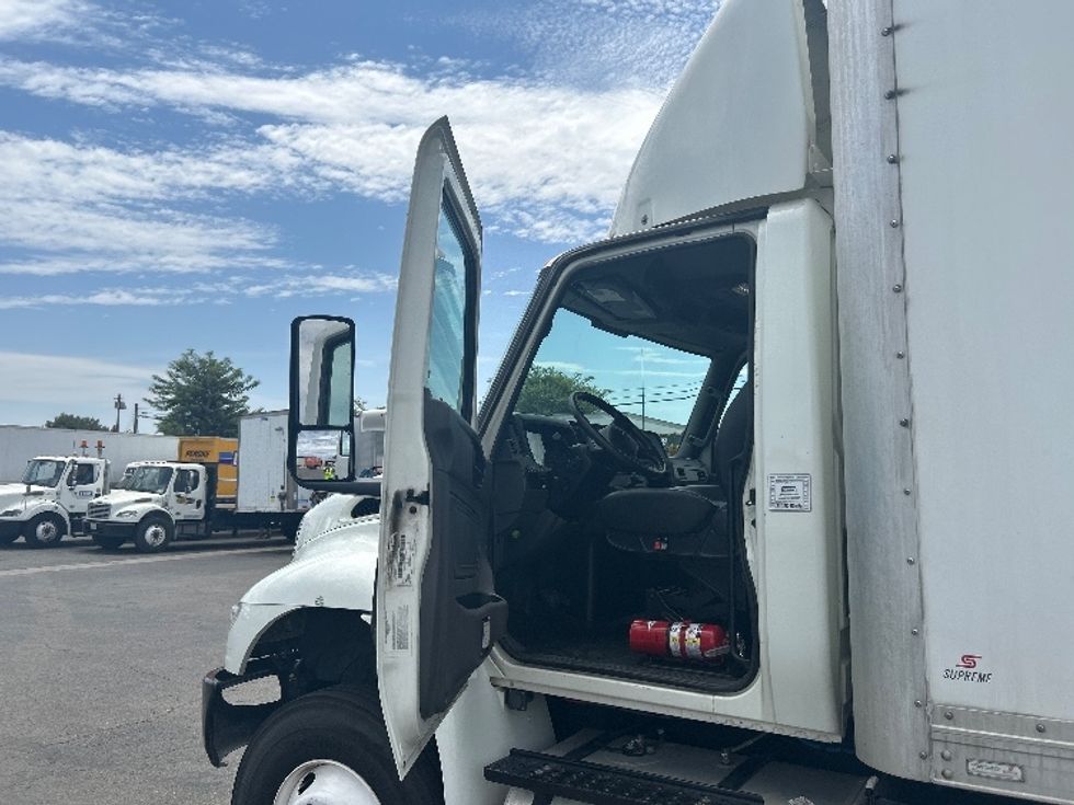 Medium Duty Box Truck-Light and Medium Duty Trucks-International-2020-MV607-Fontana-CA-203,765\n\t\tmiles-$ 50,250 - Image 16