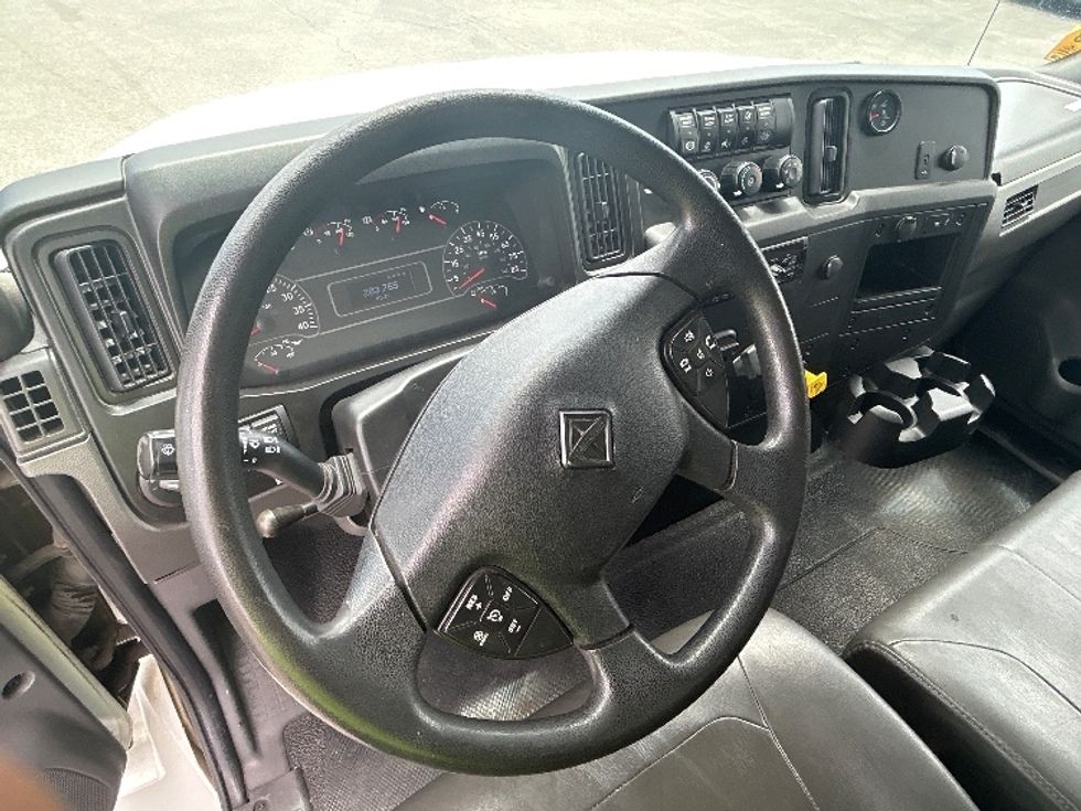 Medium Duty Box Truck-Light and Medium Duty Trucks-International-2020-MV607-Fontana-CA-203,765\n\t\tmiles-$ 50,250 - Image 17