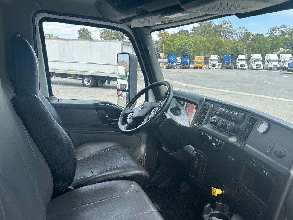 Medium Duty Box Truck-Light and Medium Duty Trucks-International-2020-MV607-Fontana-CA-203,765\n\t\tmiles-$ 50,250 - Image 22
