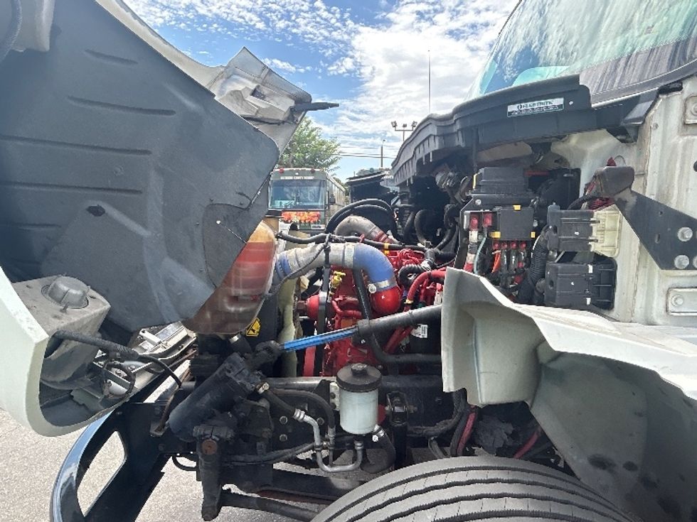 Medium Duty Box Truck-Light and Medium Duty Trucks-International-2020-MV607-Fontana-CA-203,765\n\t\tmiles-$ 50,250 - Image 24