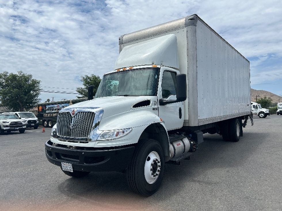 Medium Duty Box Truck-Light and Medium Duty Trucks-International-2020-MV607-Fontana-CA-203,765\n\t\tmiles-$ 50,250 - Image 3
