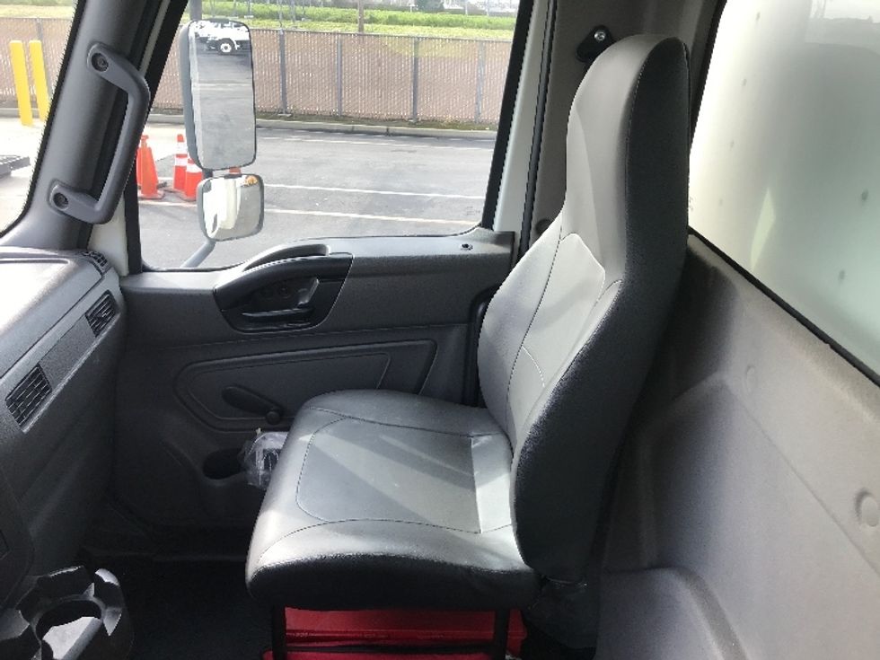 Medium Duty Box Truck-Light and Medium Duty Trucks-International-2020-MV607-Fontana-CA-70,776\n\t\tmiles-$ 58,000 - Image 19