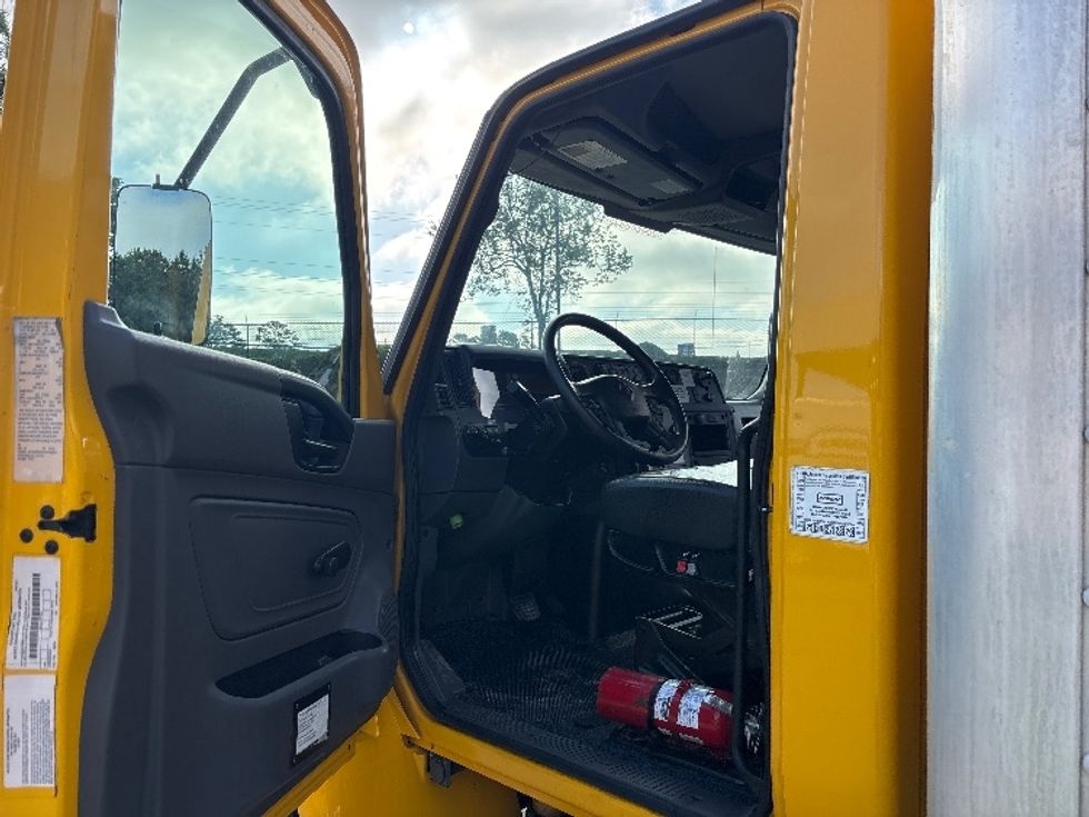 Medium Duty Box Truck-Light and Medium Duty Trucks-International-2020-MV607-Forest Park-GA-105,449\n\t\tmiles-$ 56,500 - Image 16
